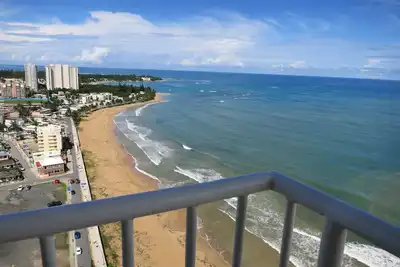 Image de 19e Etage Beachfront (Coin Apt) @ Sandy Hills