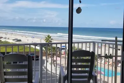 Image de Salty Kisses Oceanfront Daytona Beach studio condo
