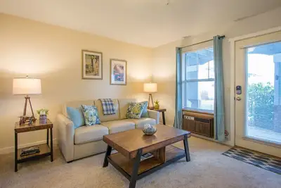 Image de Lodge 9 - Beautiful Kitchen Remodel - Condo avec vue sur la rivière au coeur de Hood River!