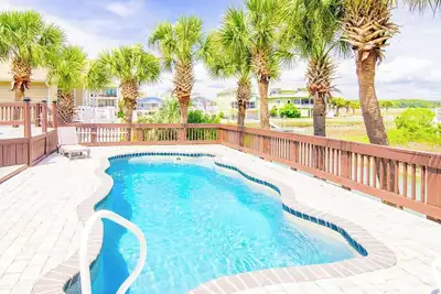 Image de Ocean Inlet Beach Paradise! Piscine privée au bord de l'eau et Tiki Hut!