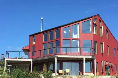 Image de Executive Oceanfront Home. Superbes vues panoramiques sur l'océan! Près de Peggy's Cove