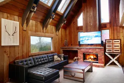 Image de Maison De Ski Stratton 5 ÉTOILES: Hot Tub, Sauna, 2 Suites, Shuttle, 2 Lift Billets \/ Jour