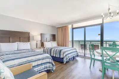 Image de Condo en bord de mer sur Golden Mile w / Amazing View