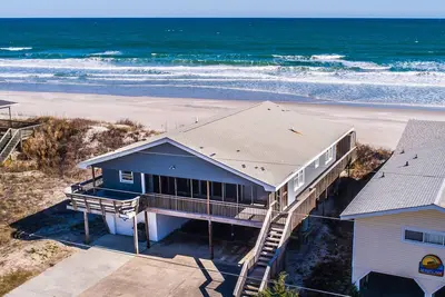 Image de Bleu Shamu: 4 Br / 2 Ba bord de mer Ă Topsail Beach, pour 8 personnes