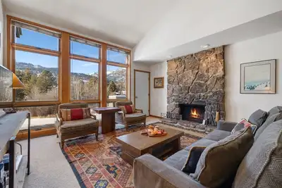 Image de Rmr: 1 chambre avec mezzanine. Superbes vues depuis le salon. Activités gratuites!
