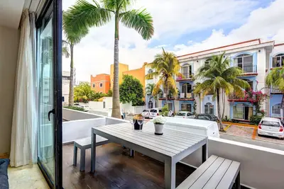 Image de Rooftop Pool, Secure Building, Gym, Balcony & Bbq, Spacious, Free Wifi (106n)