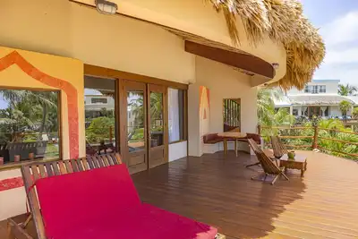 Luxe aux pieds nus avec une vue imprenable sur les Caraïbes