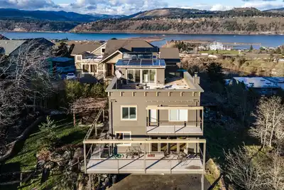 Image de Hazel House - Magnifique maison avec une vue parfaite! Parfait pour une escapade hivernale!