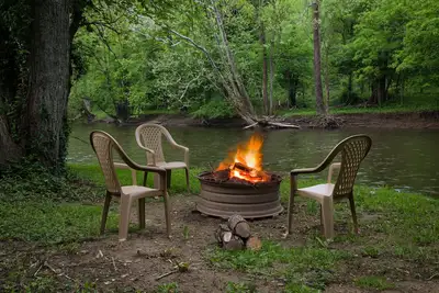 Image de Détendez-vous au bord de la rivière. . .