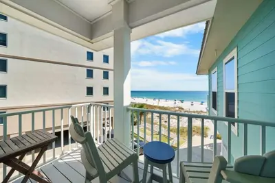 Image de Notre point de vue 3- Mettez vos orteils dans le sable! Reserve maintenant!