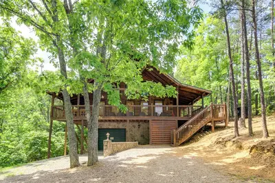 Cabine confortable avec bain à remous privé-3 mi. chez Pigeon Forge
