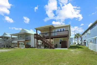 Image de Près de la plage, piscine communautaire, beaucoup de pièce ~ The Shore House