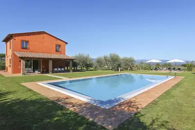 Image de Maison de vacances privée avec Wifi, piscine privée, climatisation, Tv, véranda, près de Lucques