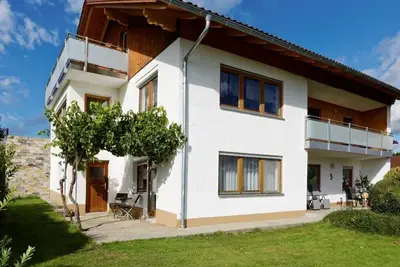Image de Appartement dans un endroit calme avec cheminée et deux chambres