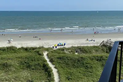 Image de Belle Oceanfront 3 Br / 3 Ba-Linge de maison fourni.