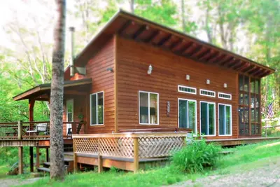 Image de Kick Back Cabin - étang de pêche et sentiers - Hocking Hills