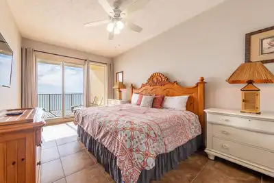 Image de Gulf Crest 2 Br 9th Floor *** Chaises de plage incluses ****