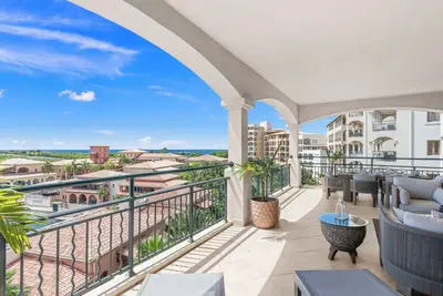 Image de Aqua Vue - Luxueux condo de 4 chambres à Porto Cupecoy | Propriétés de l'île