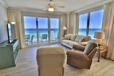 Image de Marisol 4 Br 3 Bath pour 14 personnes ** 2 ensembles de chaises de plage inclus avec la location
