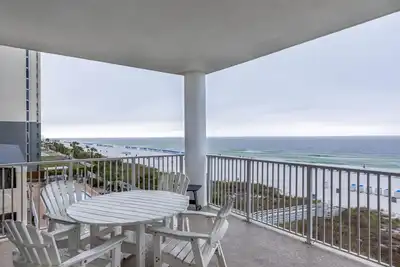 Image de 4ème étage Tout juste rénové *** Condo Le Plus Agreable D'OCÉAN Ritz ****