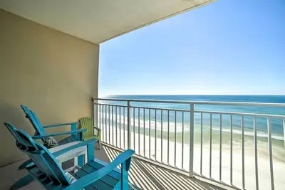 Image de Panama City Beach Condo avec piscine et vue sur l'océan