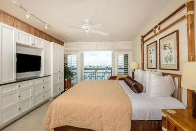 Image de Luxury Waterfront au Galion Resort dans la vieille ville