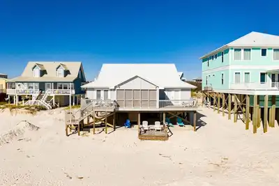 Image de Chasing Mermaids - 4br Beachfront Home, pour 9 personnes