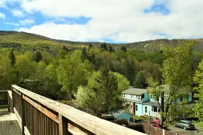 Image de 2 étages-Maison De Ville-Loft-Mt View / 6 lits / 9 personnes