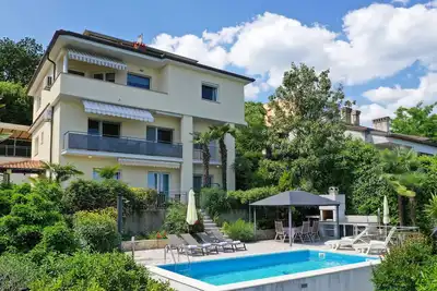 Image de Appartement de deux chambres avec la terrasse et la vue sur le mer Opatija - Volosko, Opatija (A-15071-a)