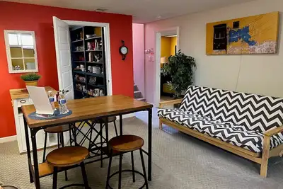 Image de Charmante suite au rez-de-jardin avec entrée privée