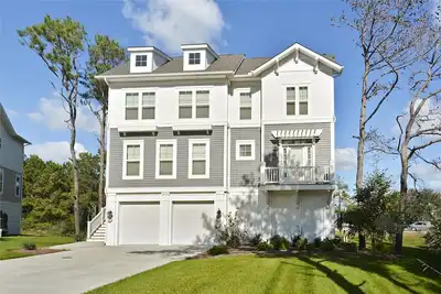 Image de Activites Quotidiennes Gratuites! Superbe maison de vacances nouvelle plage située dans la communauté privée fermée Bethany North Gated souhaitable à seulement 2 miles de la promenade du centre-ville de Bethany Beach, des boutiques et des restaurants!