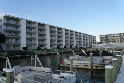Image de Beau 2br / 2ba direct front de mer avec piscine et barbotage