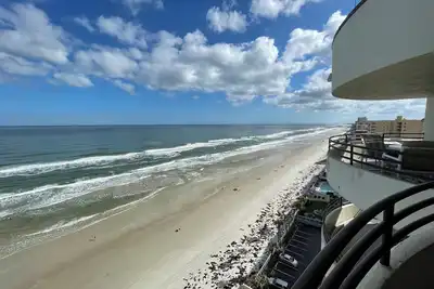 Image de Penthouse Oceanfront Condominium Ă Daytona Beach Shores - 2 chambres et 2 salles de bain