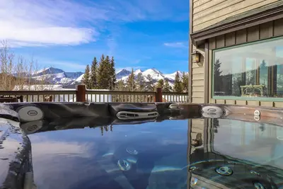 Spacieux. Spa privé. Des vues spectaculaires. Plate-forme. Jacuzzi. Table de billard.