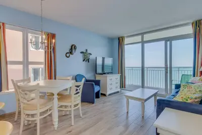 Image de Superbe condo en bord de mer à BayWatch Resort - Superbes vues et équipements