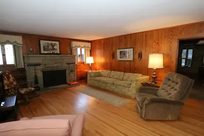 Image de Cottage situé sur la rivière au centre-ville de Gatlinburg, Tn