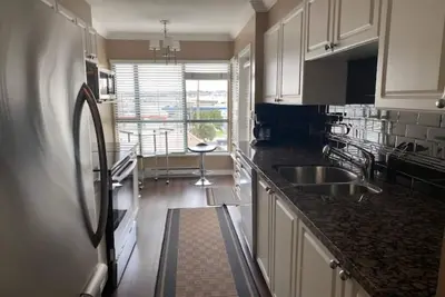 Image de Corporate ; relocating to North Vancouver, business stays, pet friendly ;