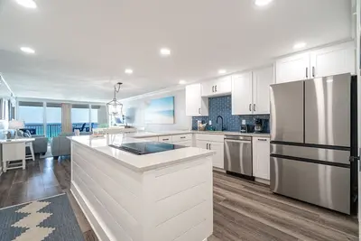 Image de Shoreline Towers 2104 - 2 Bdrm / 2 Bath Location de vacances en bord de mer sur la plage!