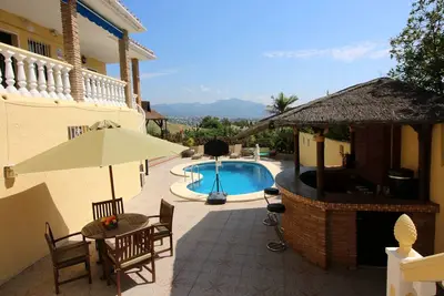 Image de Belle villa de luxe avec appartement séparé, piscine privée et vue - 14 personnes