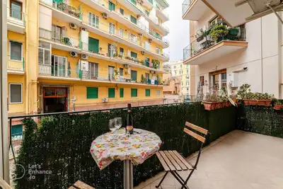 Image de \"Casa Mia Vacanze Napoli\" Comfort and tranquility Close to the Center and Metro1!