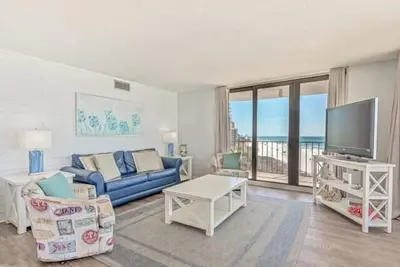 Image de Unité d'extrémité de plancher à 3 étages Edgewater, 4 étages, Gulf Front, avec balcon panoramique!
