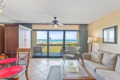 Image de 105 - condo Beach Front. Parfait pour une escapade de rĂŞve Ă la plage. Destin Beach Club