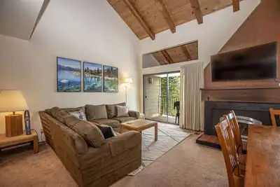 Image de Carnelian Woods # 128: 3 Br / 2 Ba condo / maison de ville Ă Carnelian Bay, pour 8 personnes