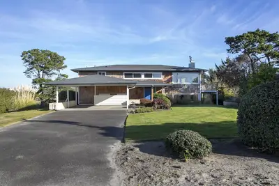 Image de Maison acceptant les animaux de compagnie avec vue sur l'océan à côté de Gearhart Golf Link