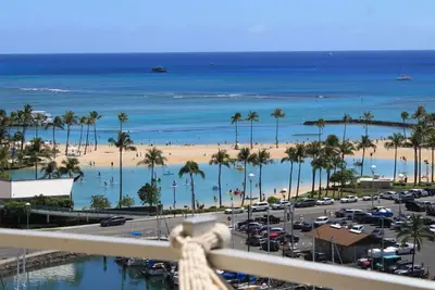 Image de Ocean Front-Ocean View Condo + Jouets de plage gratuits et parking