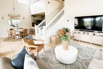 Image de Incroyable 3br \/ 3ba Villa: Central A \/ C! 5 minutes à pied de la plage! Très calme!