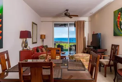 Image de Ocean’s Edge! Lanai, Kitchen, WiFi, Flat Screen, A/C+Laundry–Hali`i Kai Waikoloa 13b