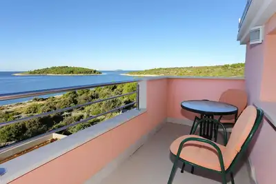 Image de Appartement de deux chambres avec le balcon et la vue sur le mer Zecevo Rtic, Rogoznica (A-10325-a)