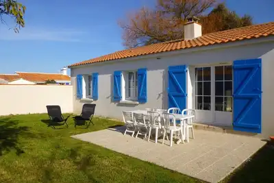Image de Maison lumineuse avec jardin clos, Ă 400m de la plage, pour 8 personnes, secteur calme