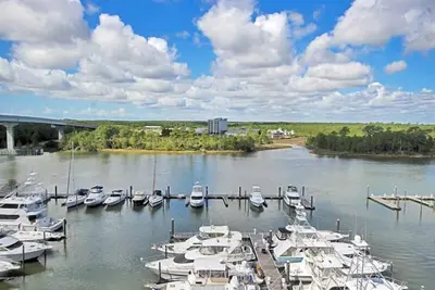 Image de Wharf 615-Great Food ~ Great Weather ~ Great Memories * Be at the Beach *